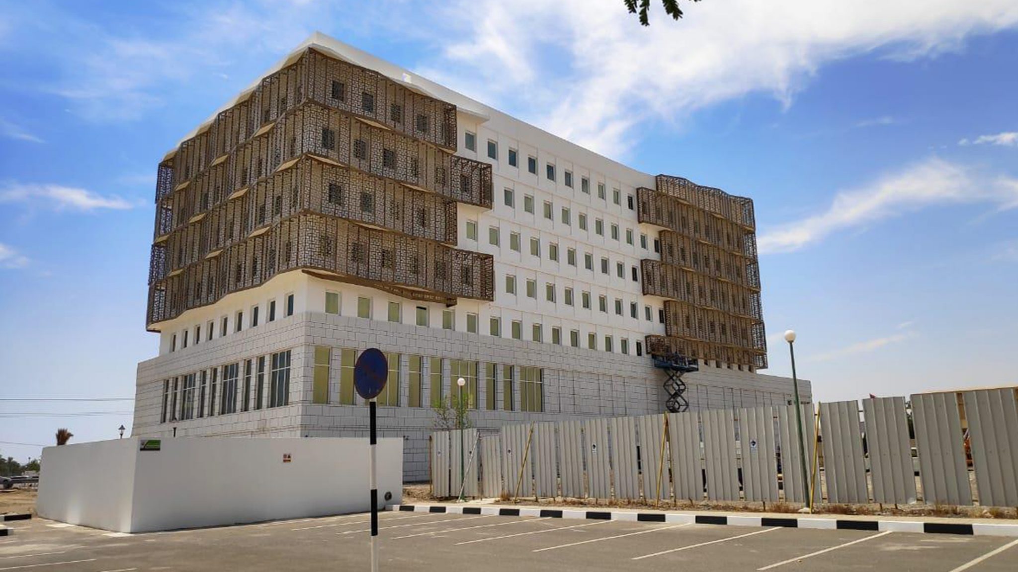 Ultimato il nuovo Oasis Commercial Building