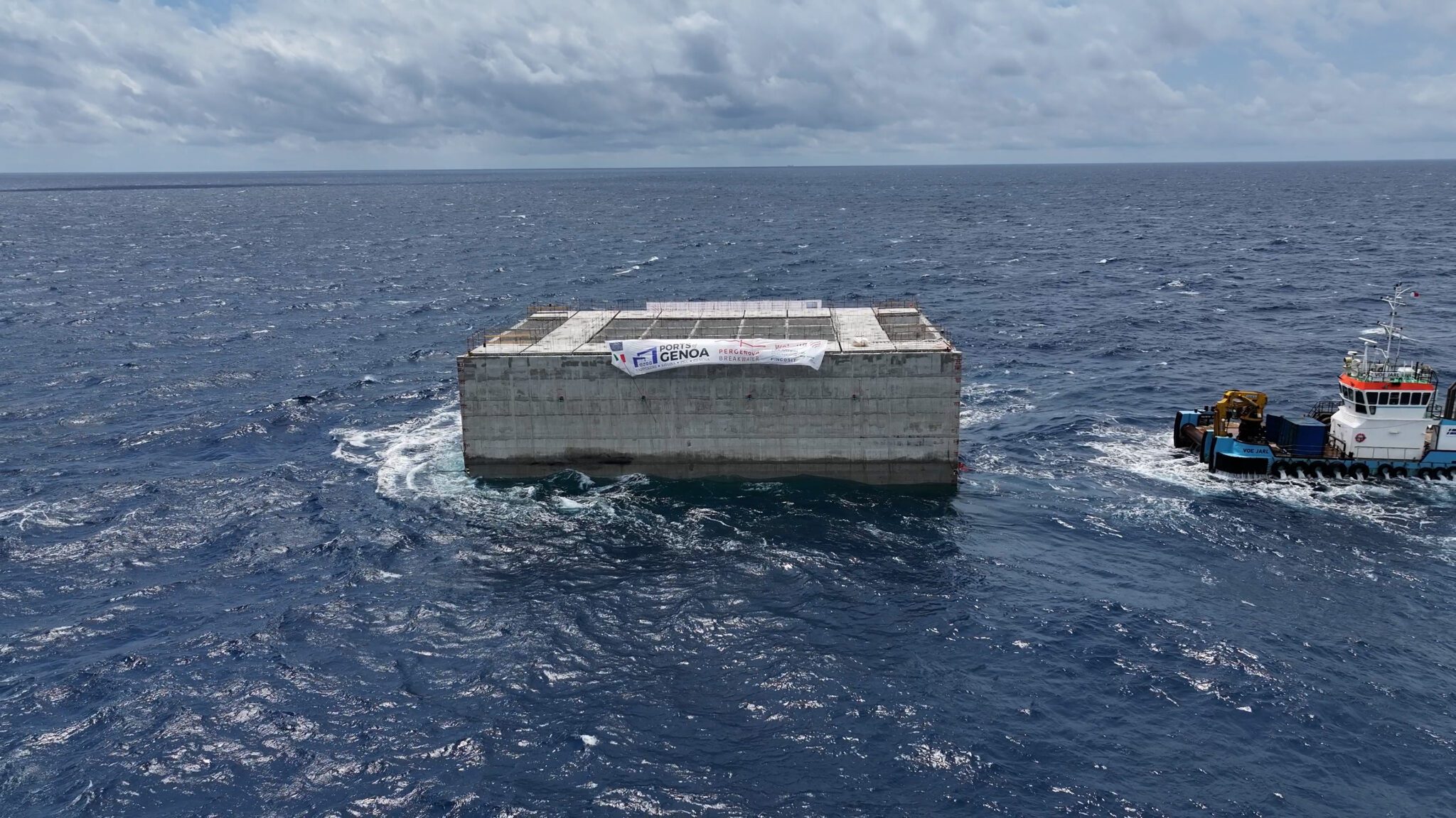 The New Genoa Breakwater: first caisson lowered