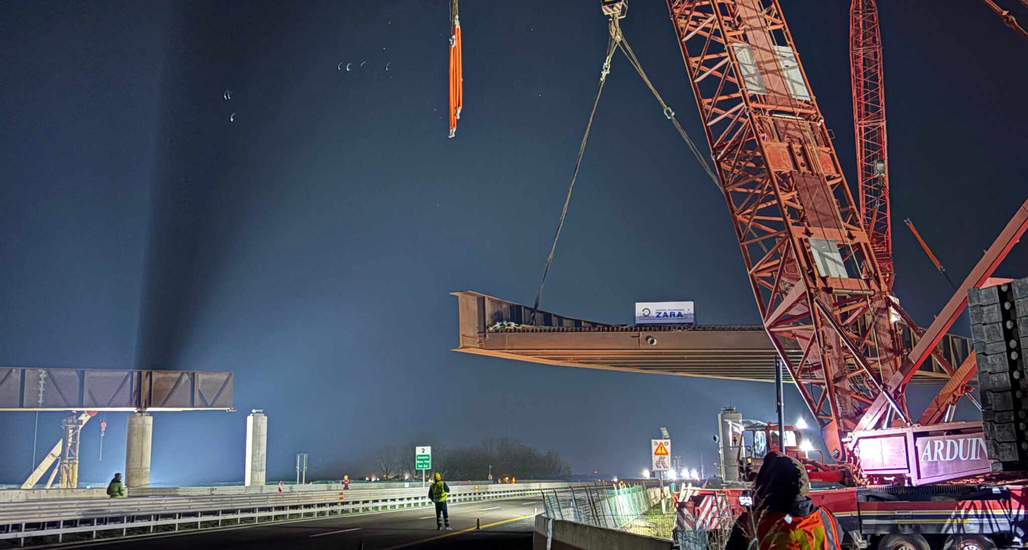 Bosco dello Sport – 240 tonnellate sospese nella notte.