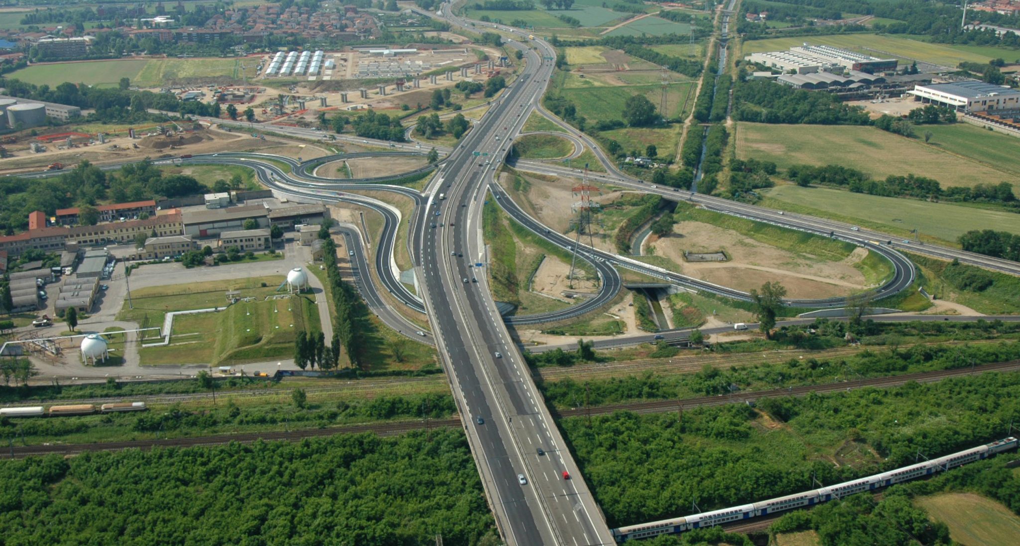 Access road systems of Rho-Pero Trade Fair Area