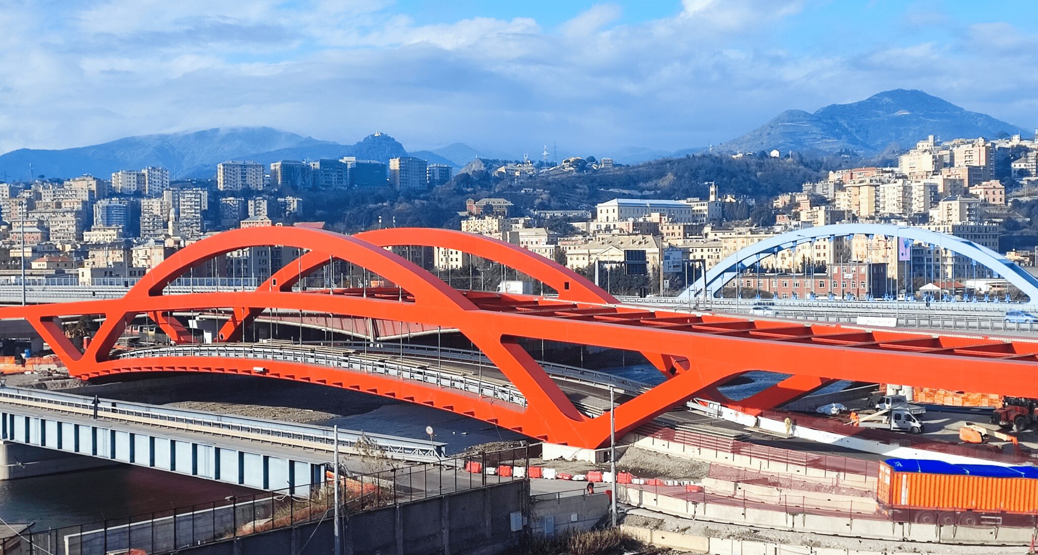 Il Ponte del Papa è operativo.